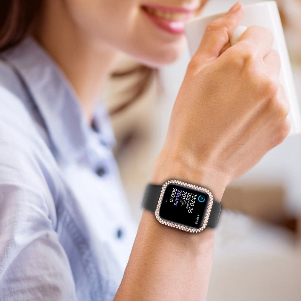 Godt Apple Watch Series 8 (41mm) / Apple Watch Series 7 41mm Cover med Skærmbeskytter i Plastik, Rhinsten og Hærdet Glas - Pink#serie_6